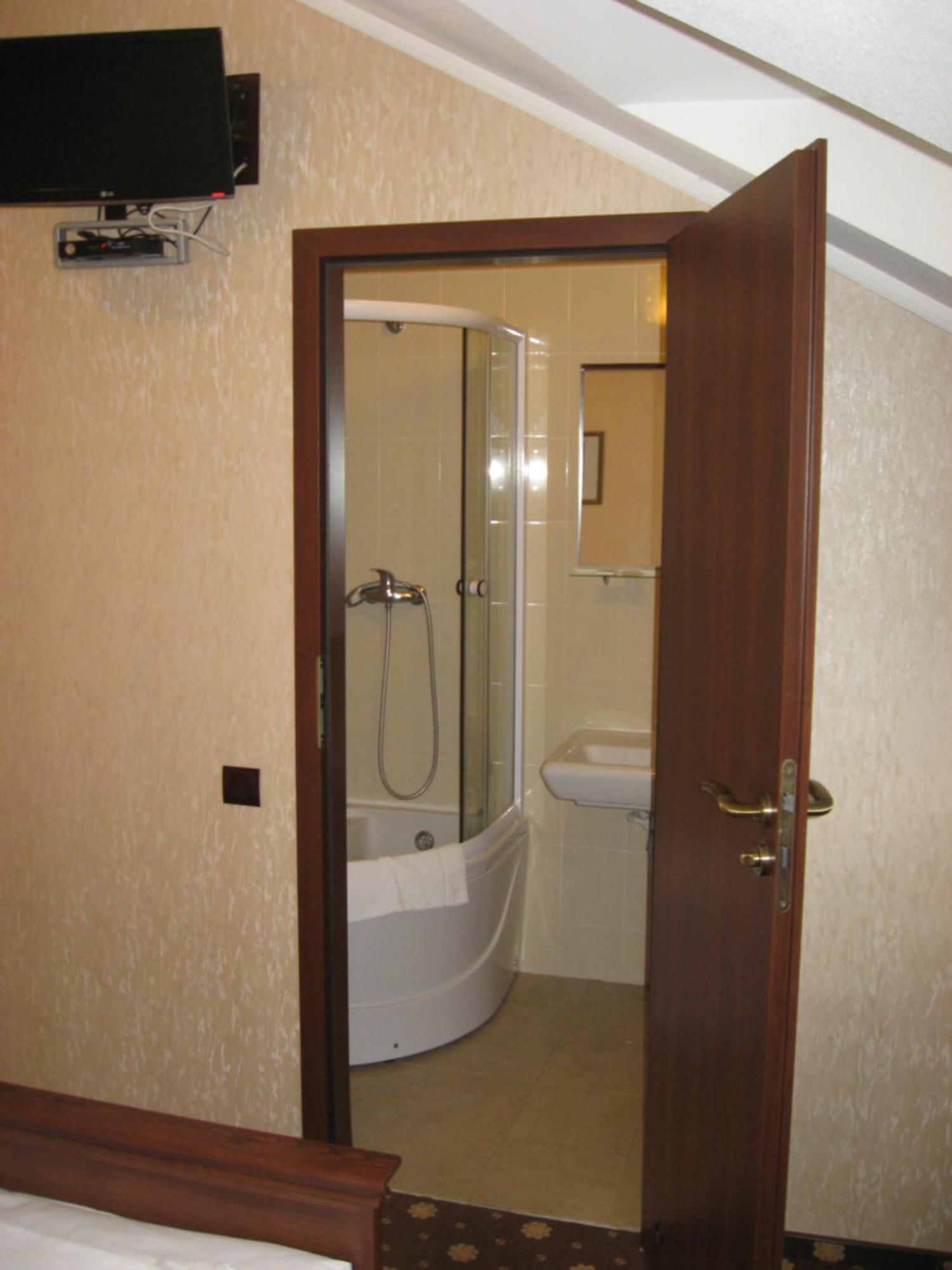 Shato Paradis Hotel Irpin Room photo