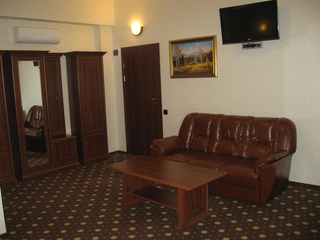 Shato Paradis Hotel Irpin Room photo