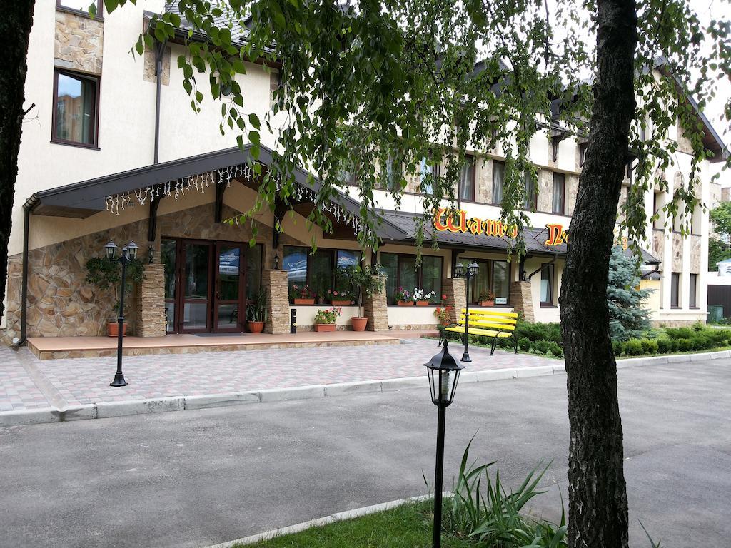 Shato Paradis Hotel Irpin Exterior photo